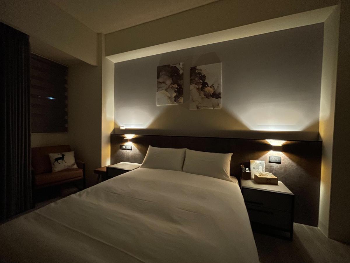 Six Seasons Inn - Qian He Tainan Esterno foto