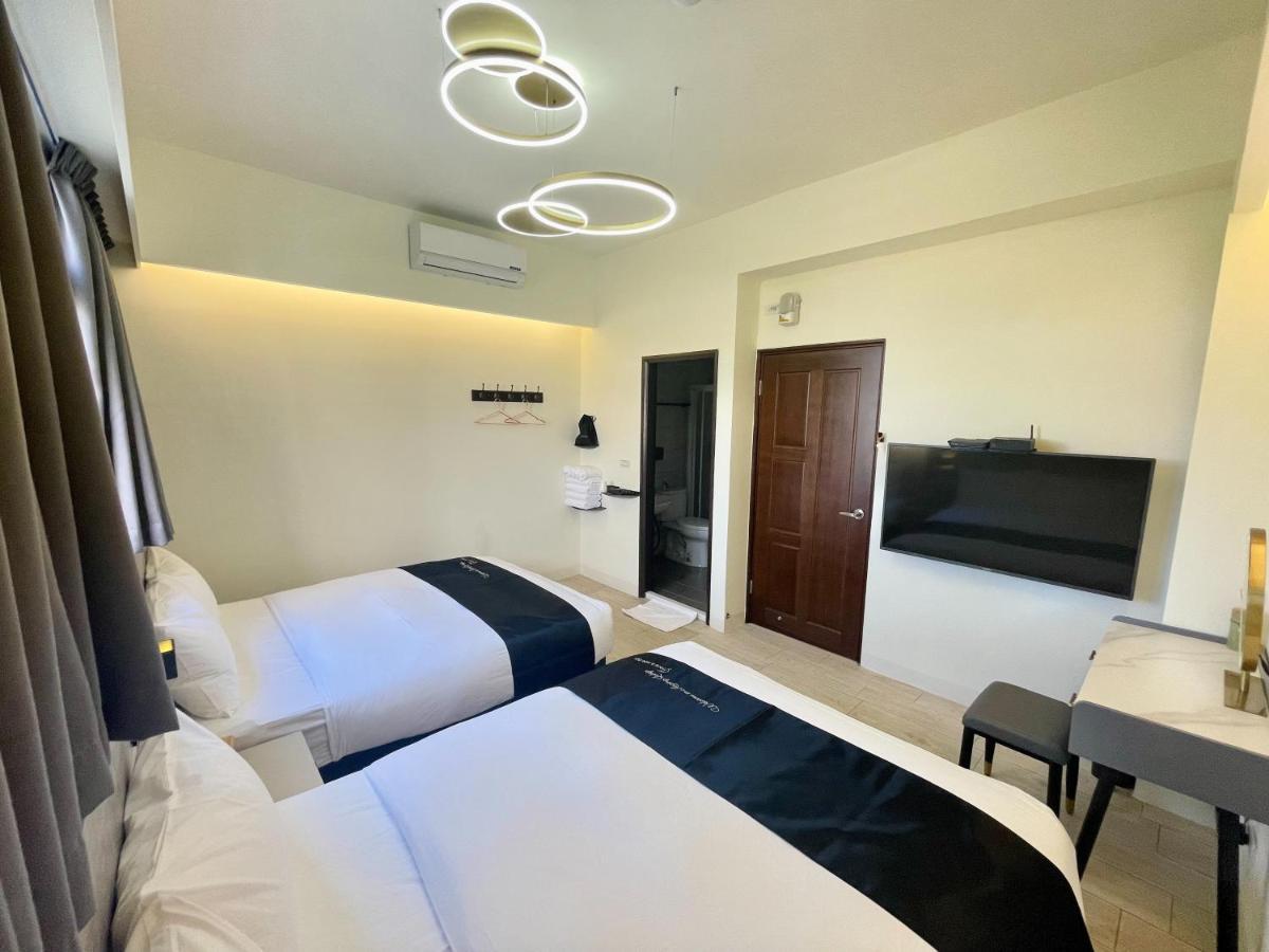Six Seasons Inn - Qian He Tainan Esterno foto