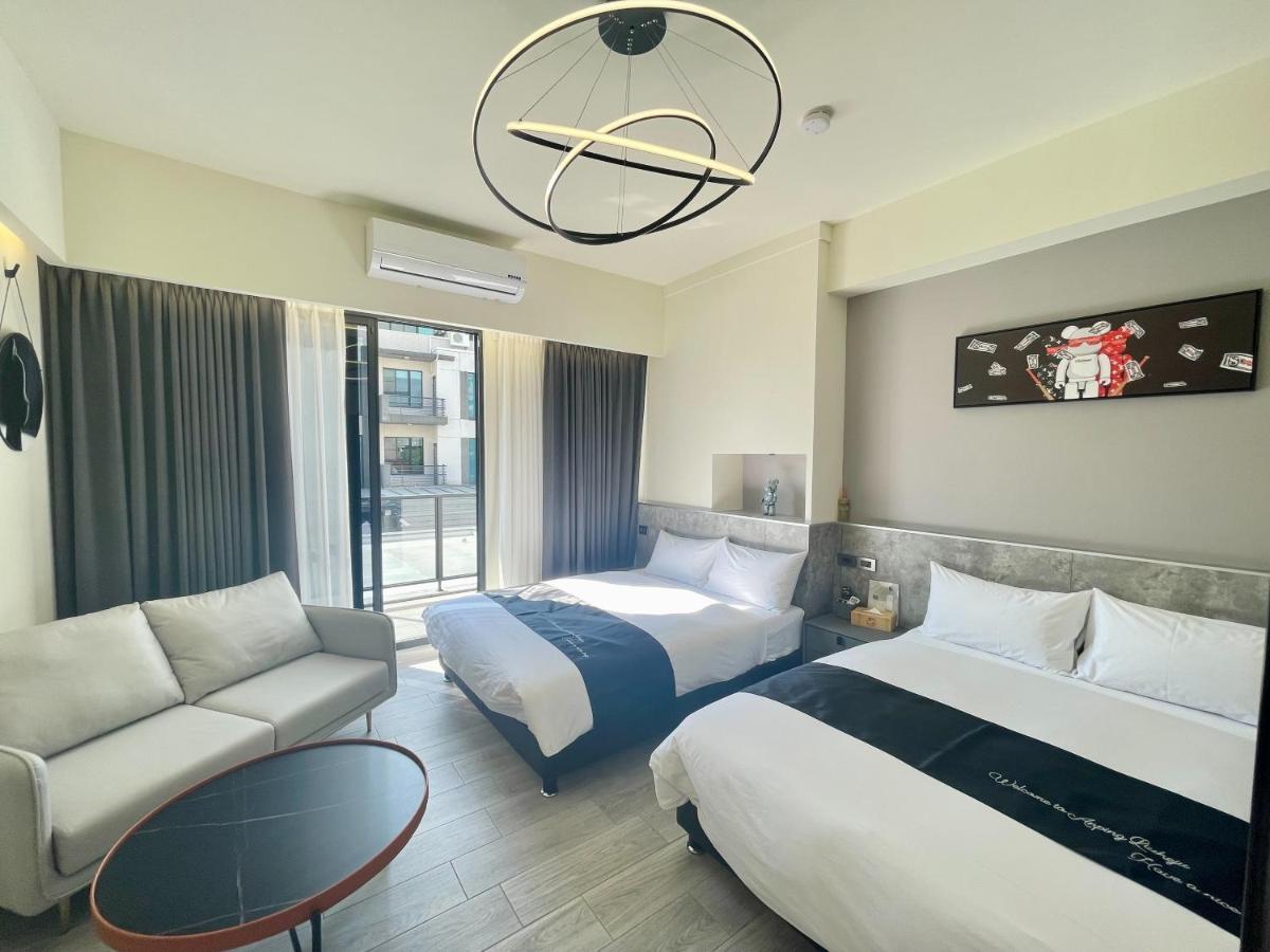 Six Seasons Inn - Qian He Tainan Esterno foto