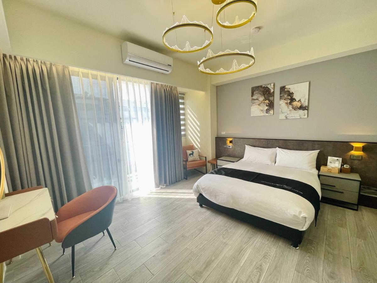 Six Seasons Inn - Qian He Tainan Esterno foto