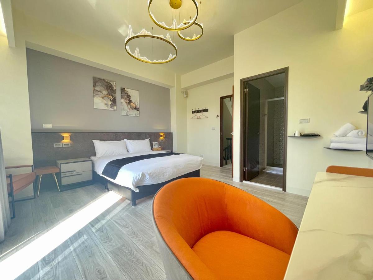 Six Seasons Inn - Qian He Tainan Esterno foto