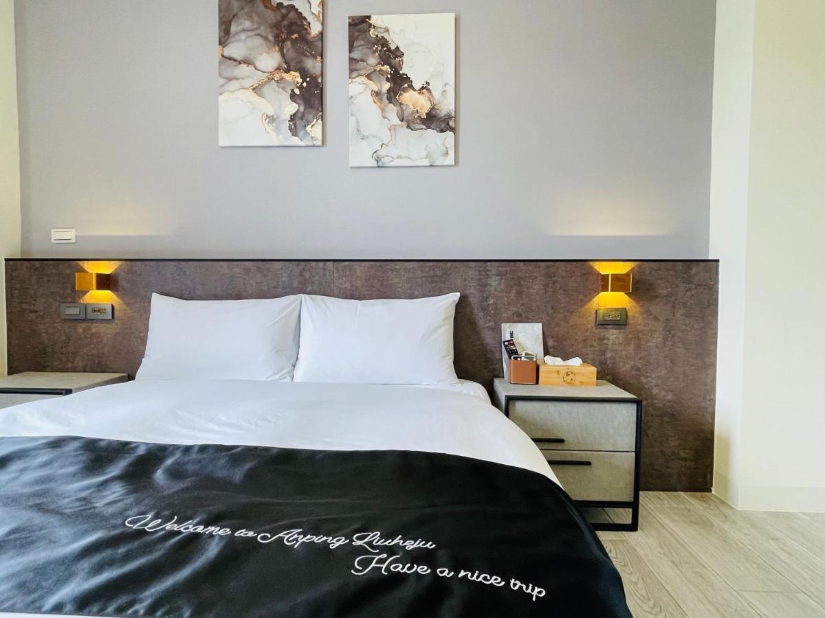 Six Seasons Inn - Qian He Tainan Esterno foto